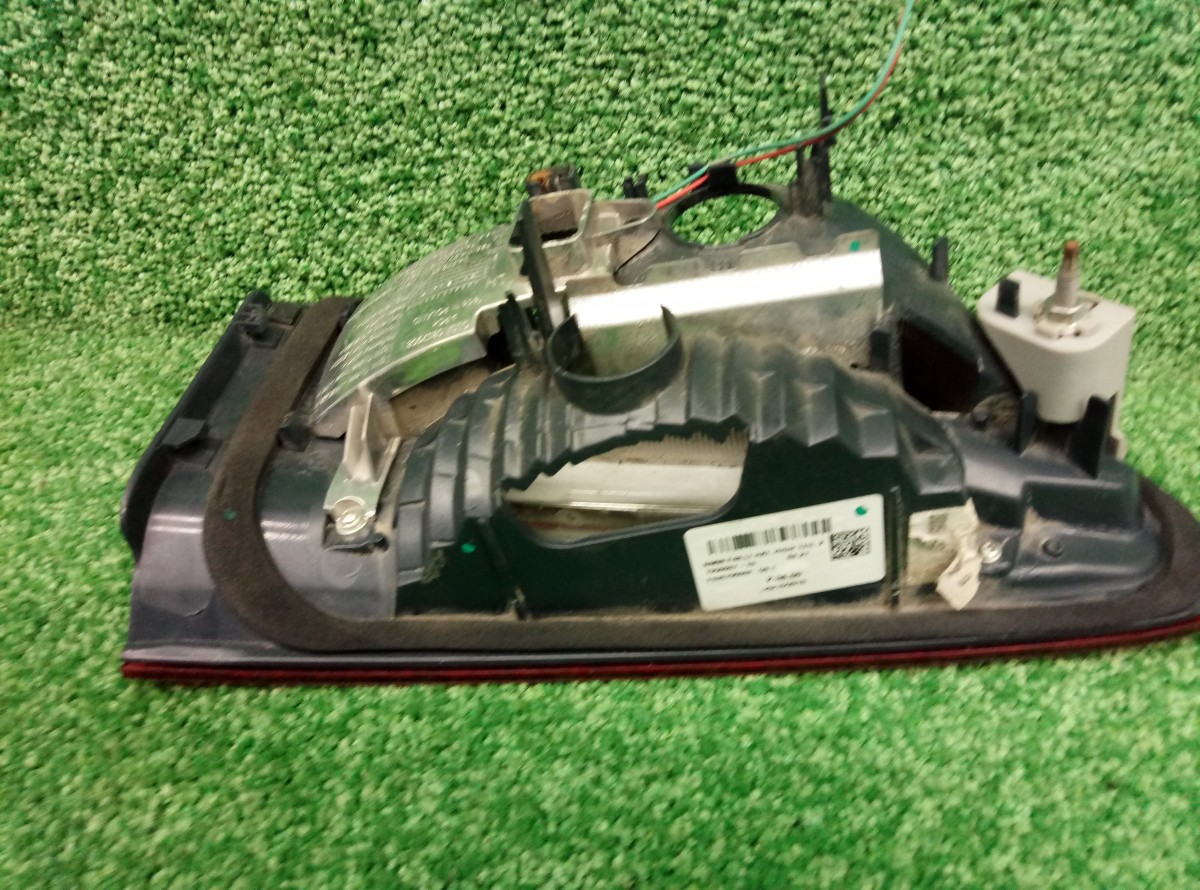 Фонарь задний левый BMW X1 F48 (внутренний)   735069710 на BMW X1 F48