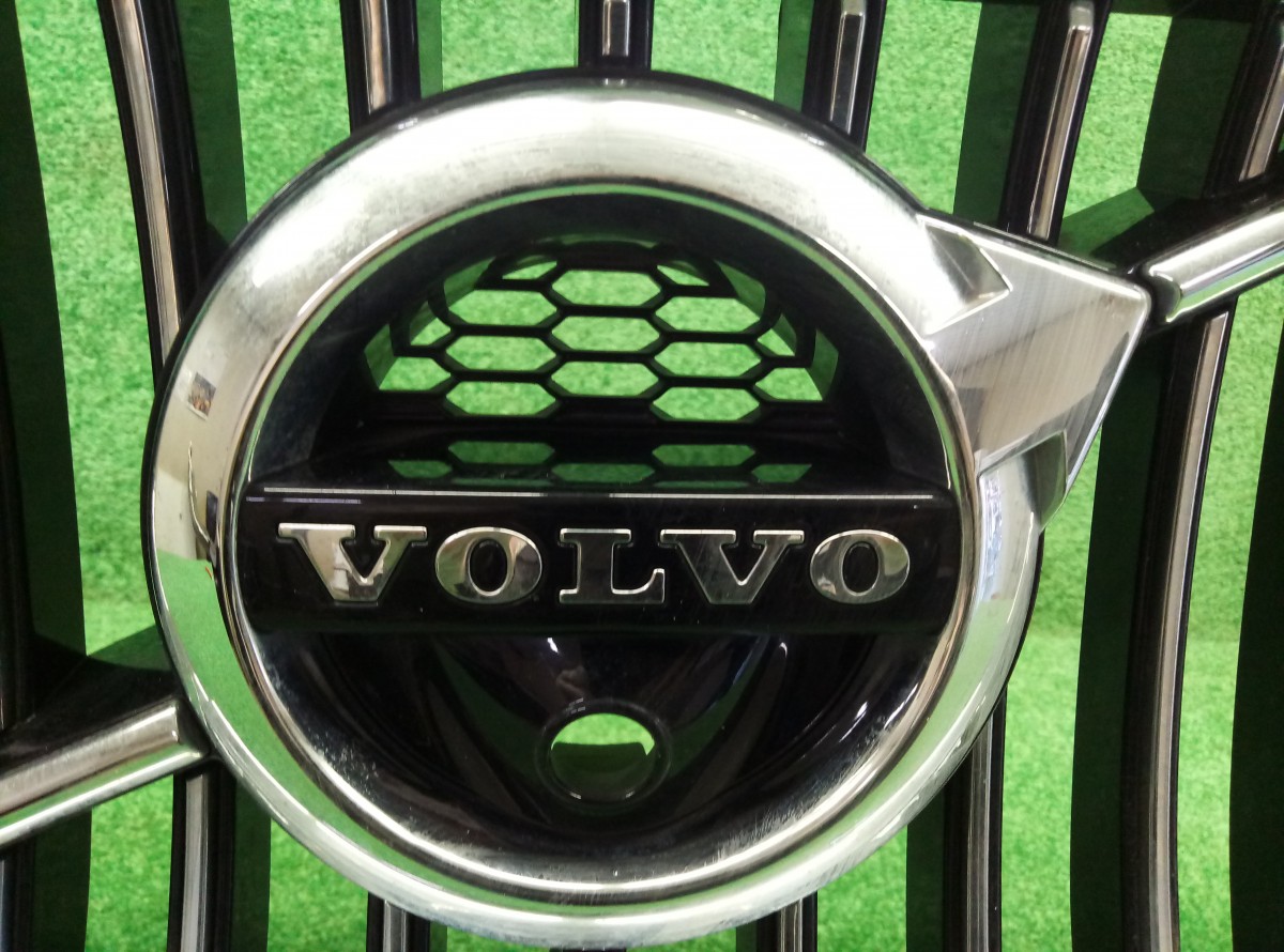 Бампер передний VOLVO V90 2019    31383226 на Volvo V60 