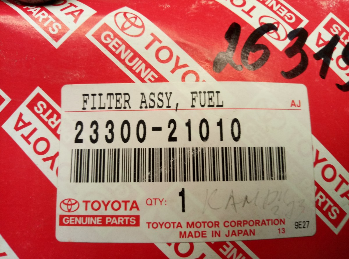 Фильтр топливный Toyota  2330021010 Новый на Toyota Land Cruiser Prado 150
