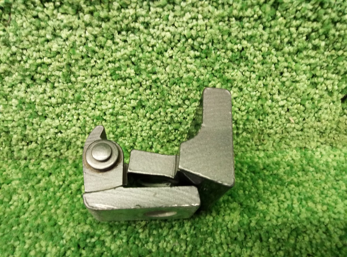 Петля двери задней левой верхняя Porsche Cayenne 955, Volkswagen Touareg 7L0833401A на Porsche Cayenne 955