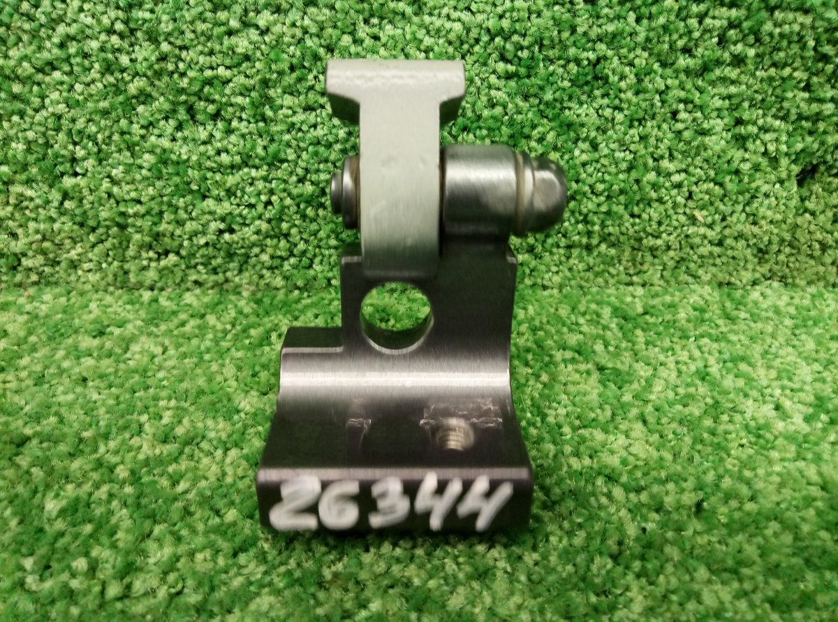 Петля двери задней левой верхняя Porsche Cayenne 955, Volkswagen Touareg 7L0833401A на Porsche Cayenne 955