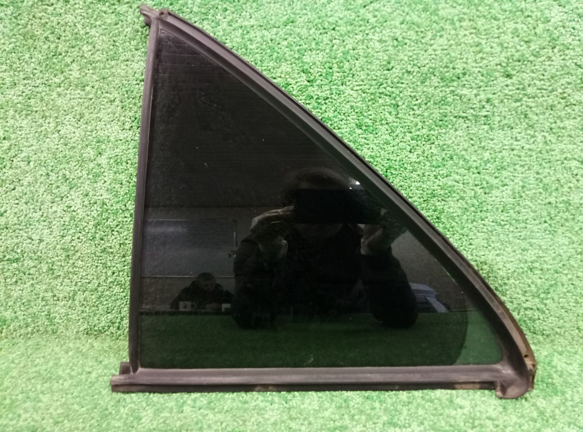 Стекло двери задней левой (форточка) Mercedes Benz E-Class 2107350124 на Mercedes-Benz E-Class (W210,S210)
