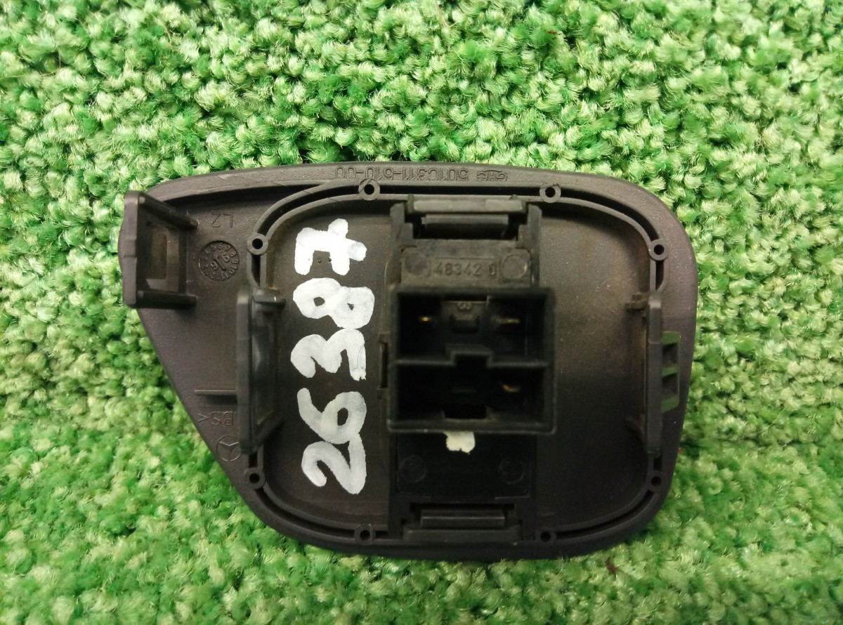 Кнопка стеклоподьемника Mercedes-Benz E-Class W210 A2108200510KZ на Mercedes-Benz E-Class (W210,S210)