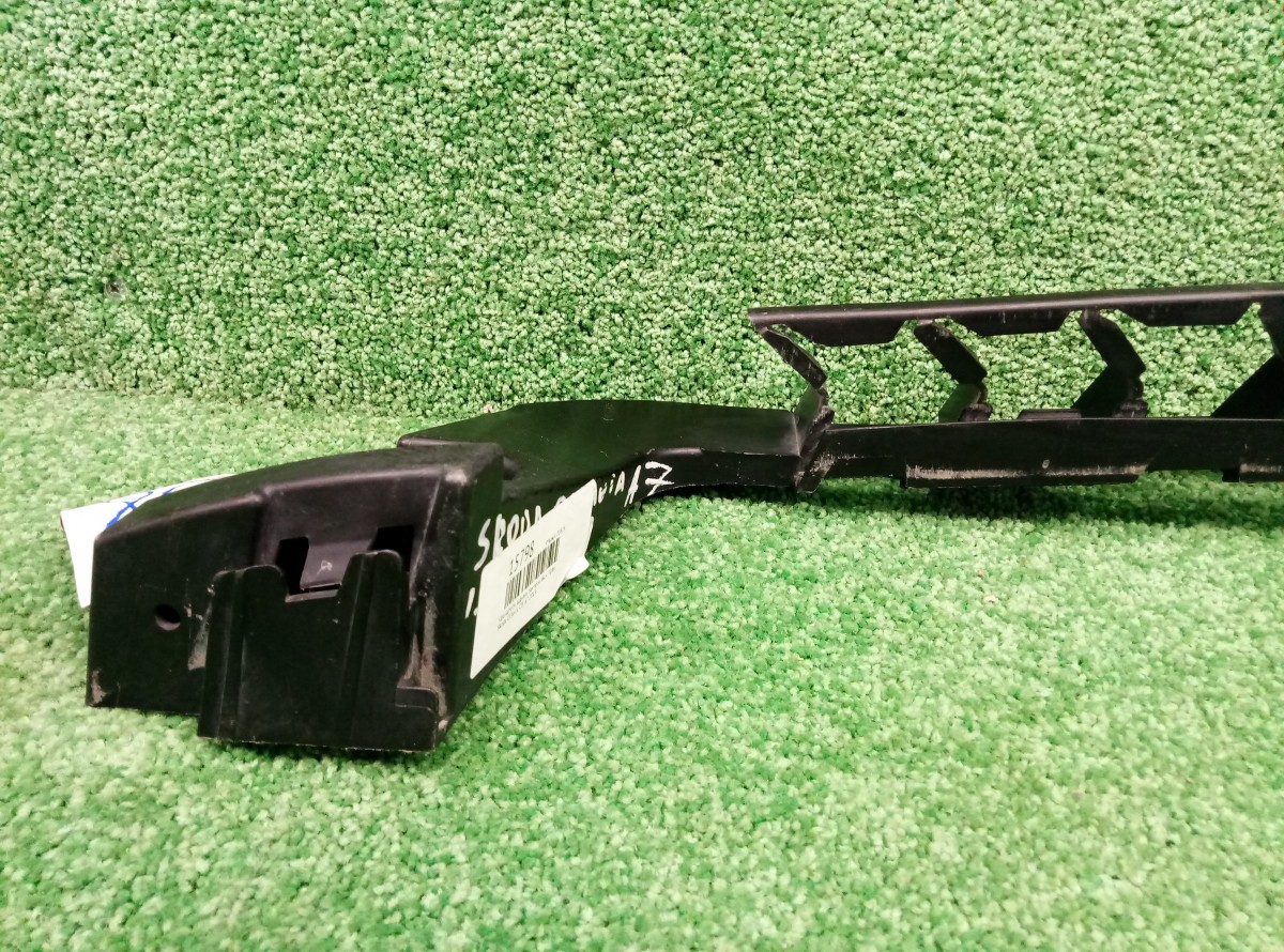 Кронштейн заднего бампера Skoda Octavia A7 2013-н.в.    5E9807864 на Skoda Octavia A7