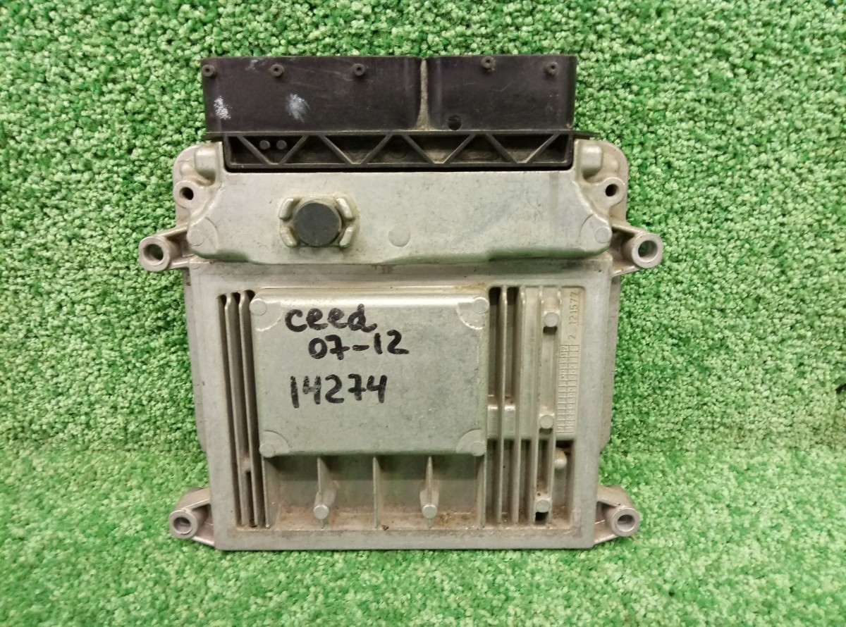 Блок управления двигателем Kia Ceed (ED) 2006-2012    391102B620 на Kia Ceed (ED)