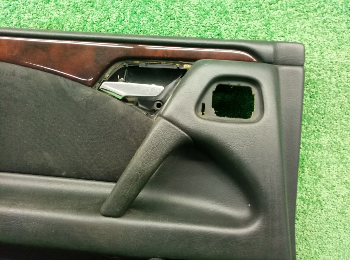 Обшивка боковой двери задняя левая Mercedes-Benz E-Class 1995 A2107308170 W210  на Mercedes-Benz E-Class (W210,S210)
