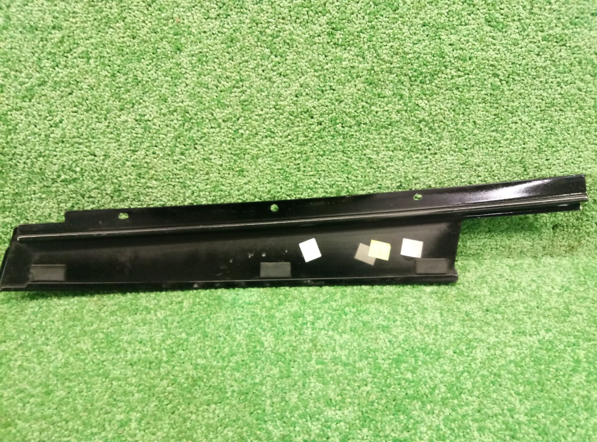 Накладка двери передней левой Volvo XC60  2008-2013     F31299913      31299913 на Volvo XC60 