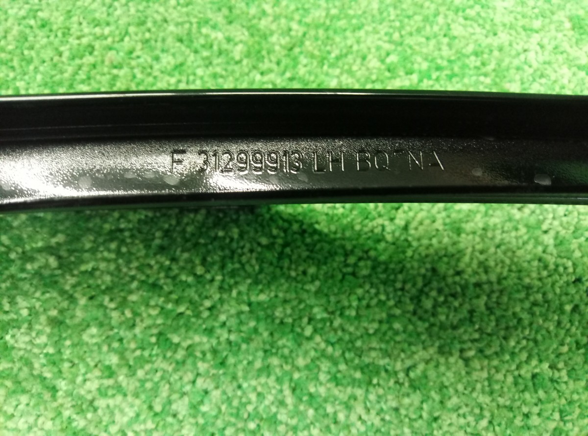 Накладка двери передней левой Volvo XC60  2008-2013     F31299913      31299913 на Volvo XC60 