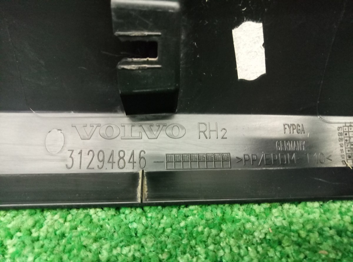 Накладка двери задней правой Volvo XC60  2008-2013     31294846 на Volvo XC60 