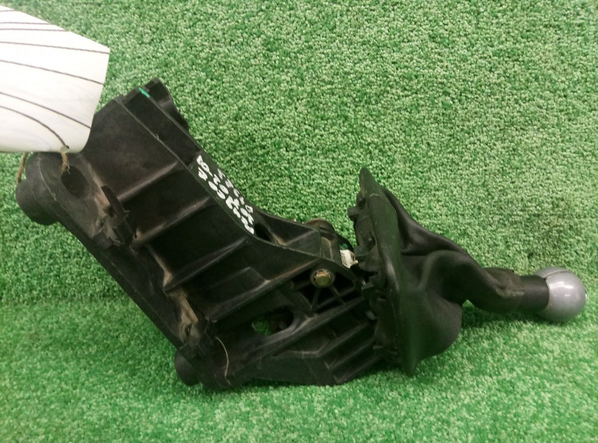 Рычаг переключения передач Peugeot 307 2001-2008       9655245980  на Peugeot 307
