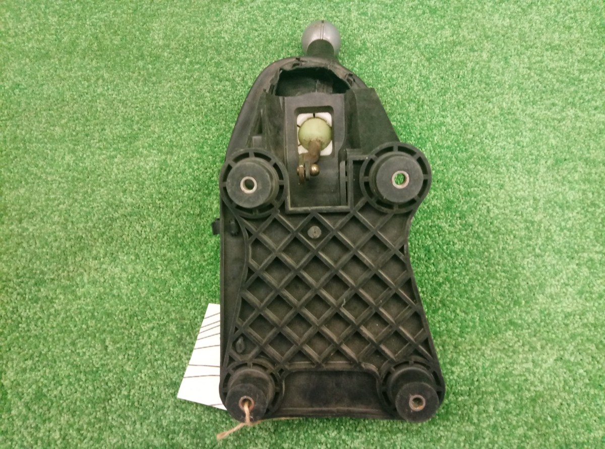 Рычаг переключения передач Peugeot 307 2001-2008       9655245980  на Peugeot 307