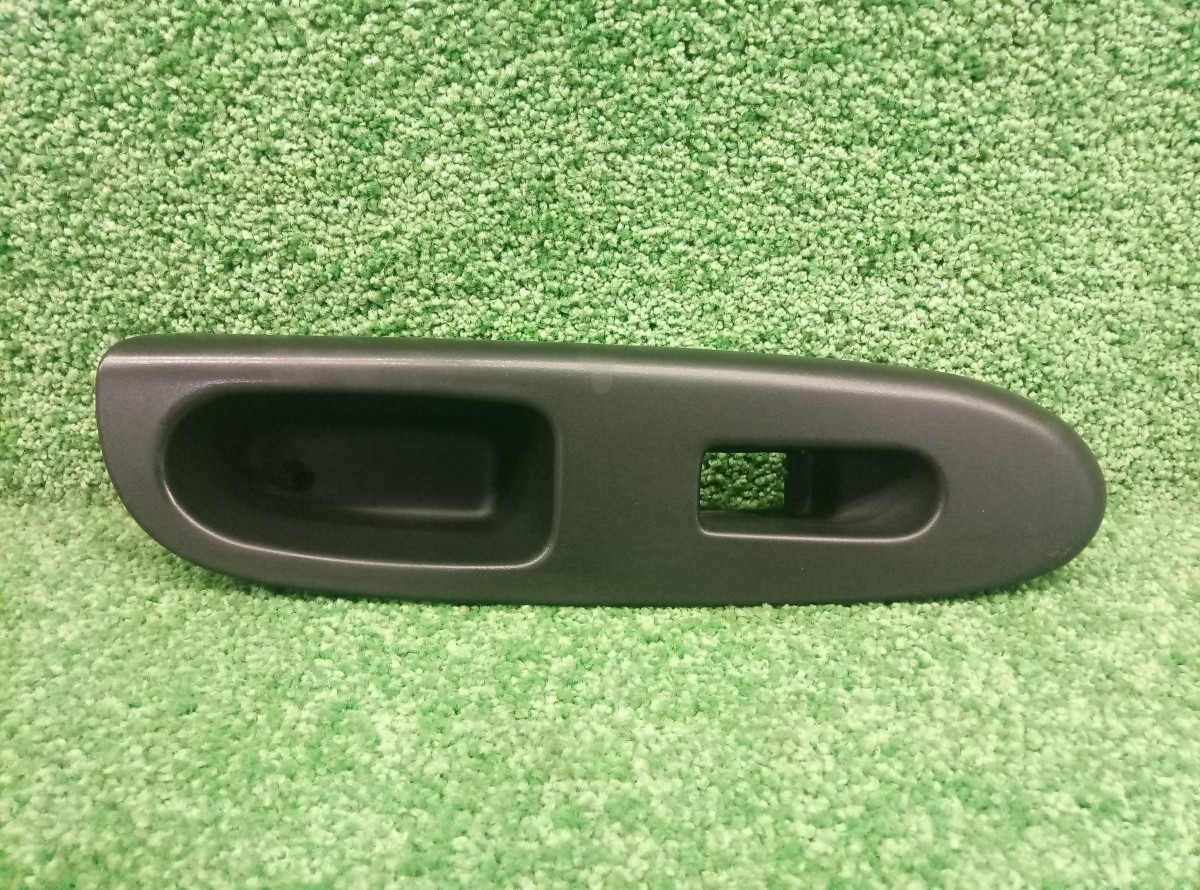 Ручка двери передней правой на Renault Clio/ Renault Symbol II 8200507732 на Renault Symbol 2
