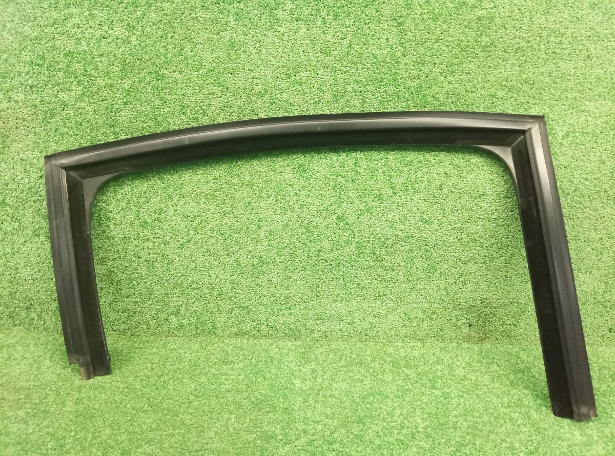 Уплотнитель стекла двери задней правой Citroen C4 2005-2011 9649966799 на Citroen C4 I