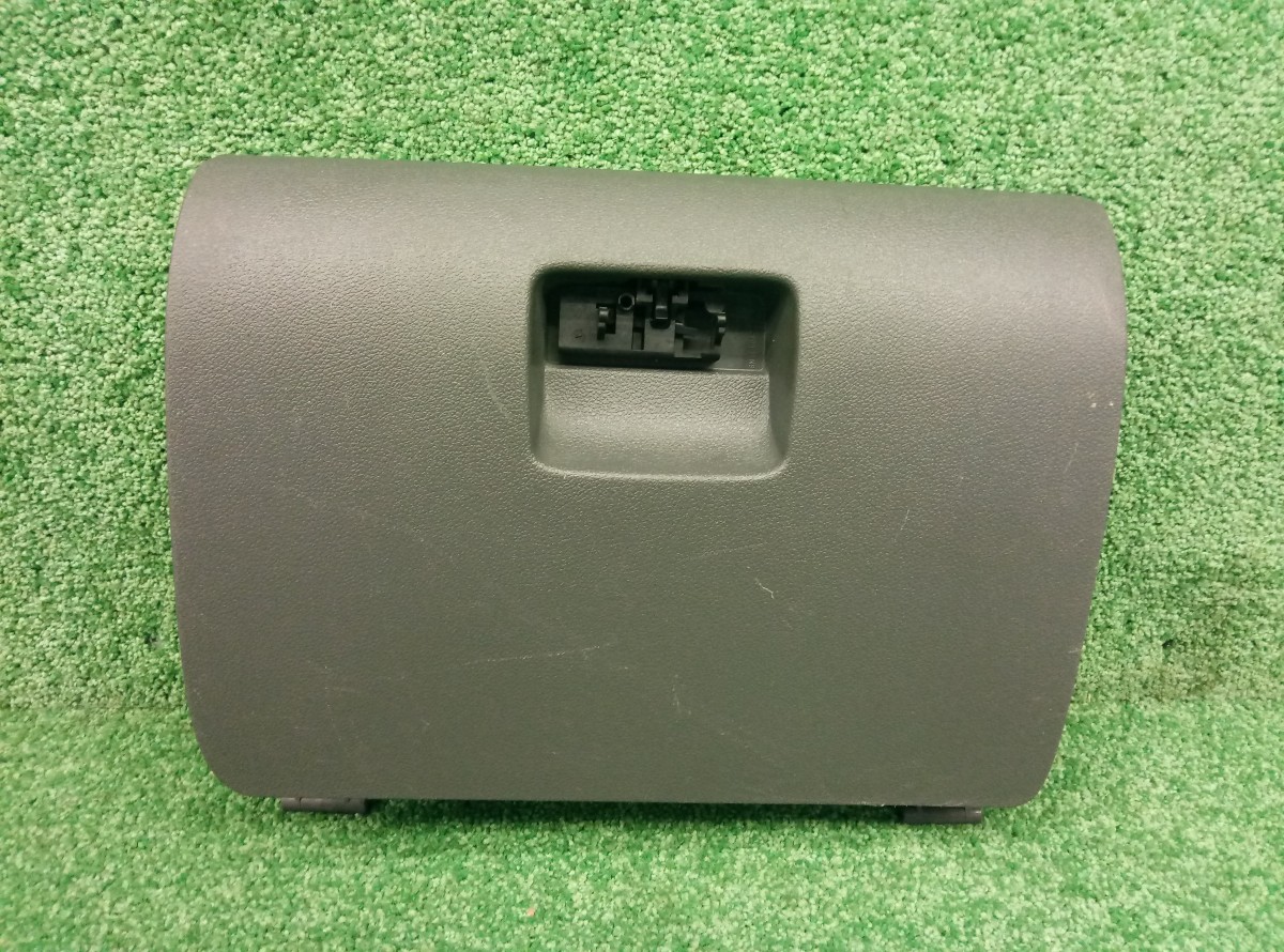Бардачок Ford Focus 2 2005-2008 4M51A06024 на Ford Focus 2
