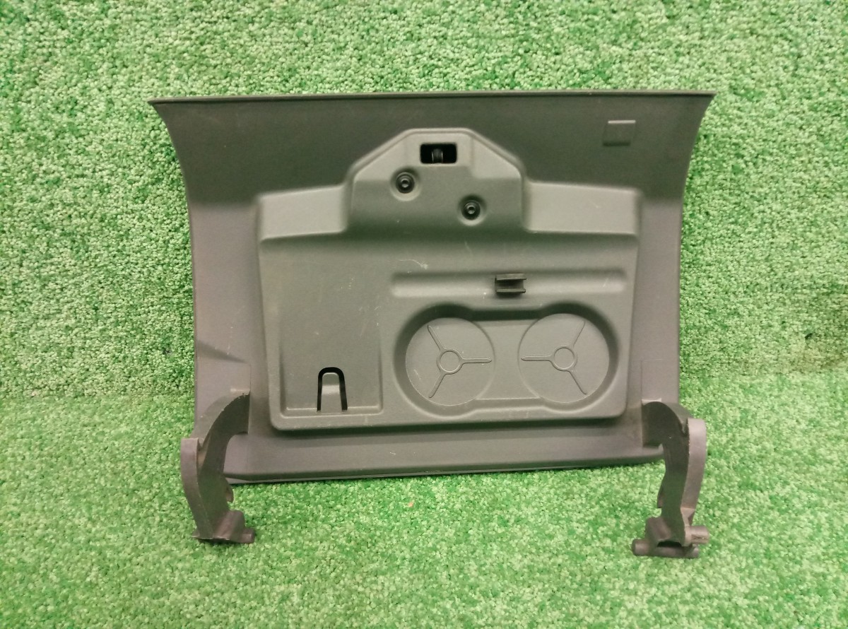 Бардачок Ford Focus 2 2005-2008 4M51A06024 на Ford Focus 2