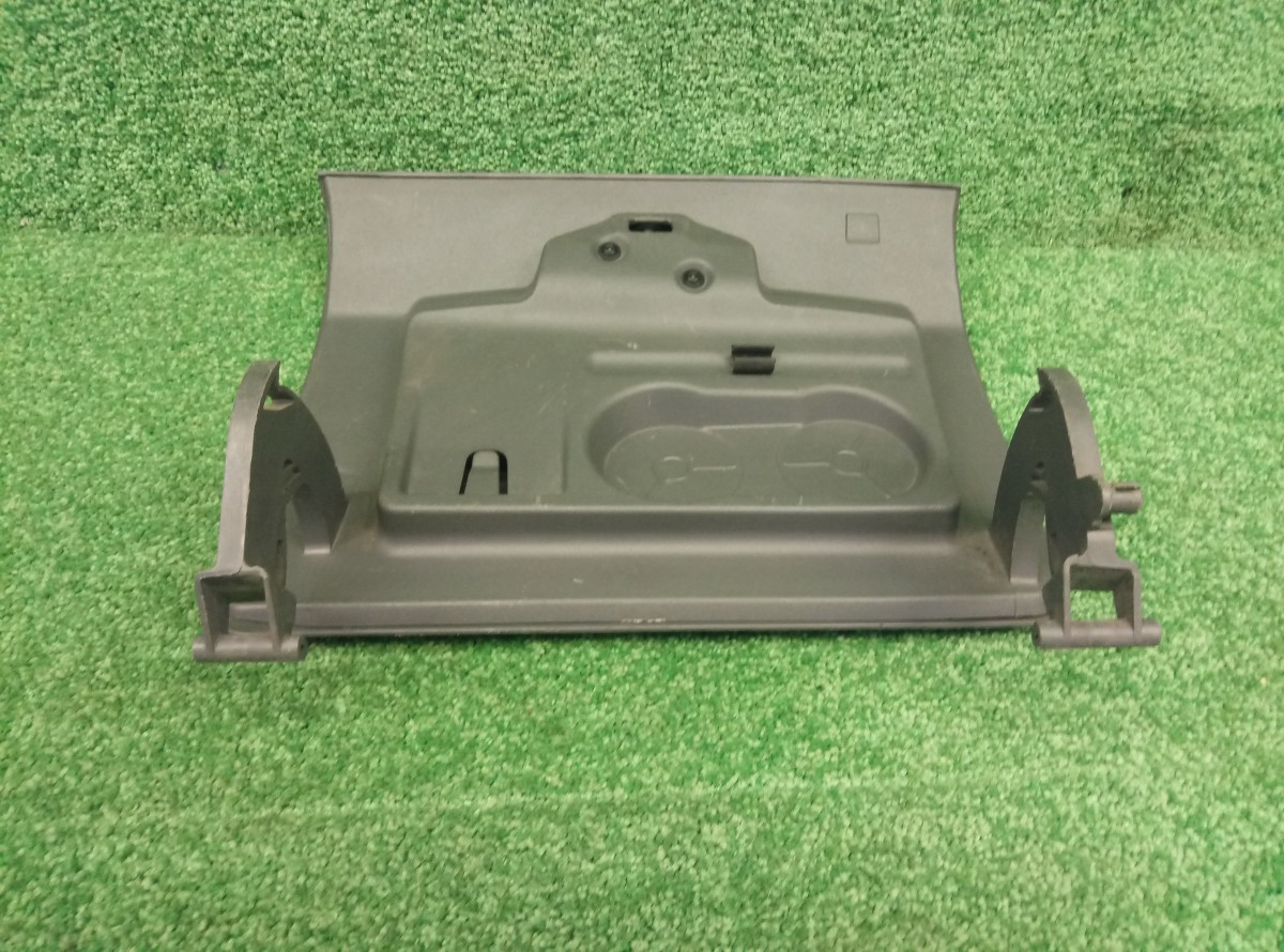 Бардачок Ford Focus 2 2005-2008 4M51A06024 на Ford Focus 2