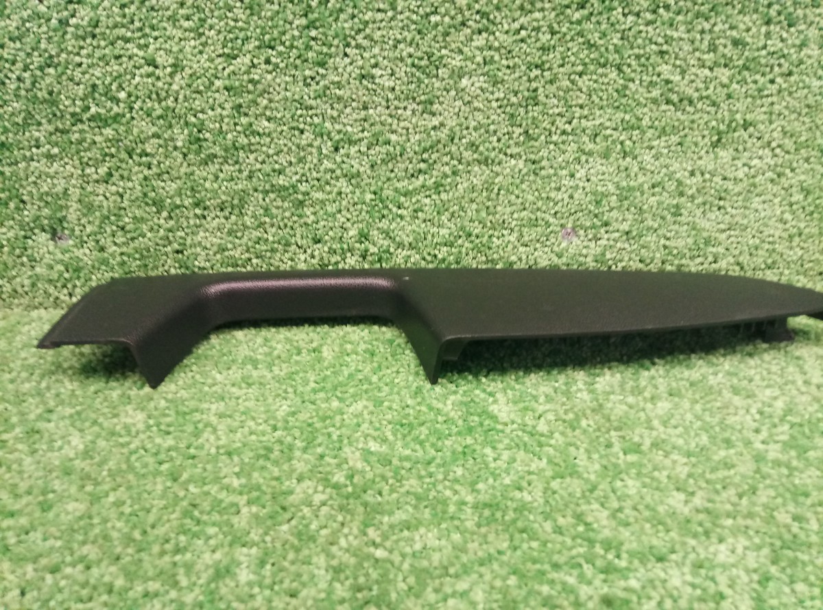 Накладка ручки двери задней левой 6Y0867827 Skoda Fabia  на Skoda Fabia 