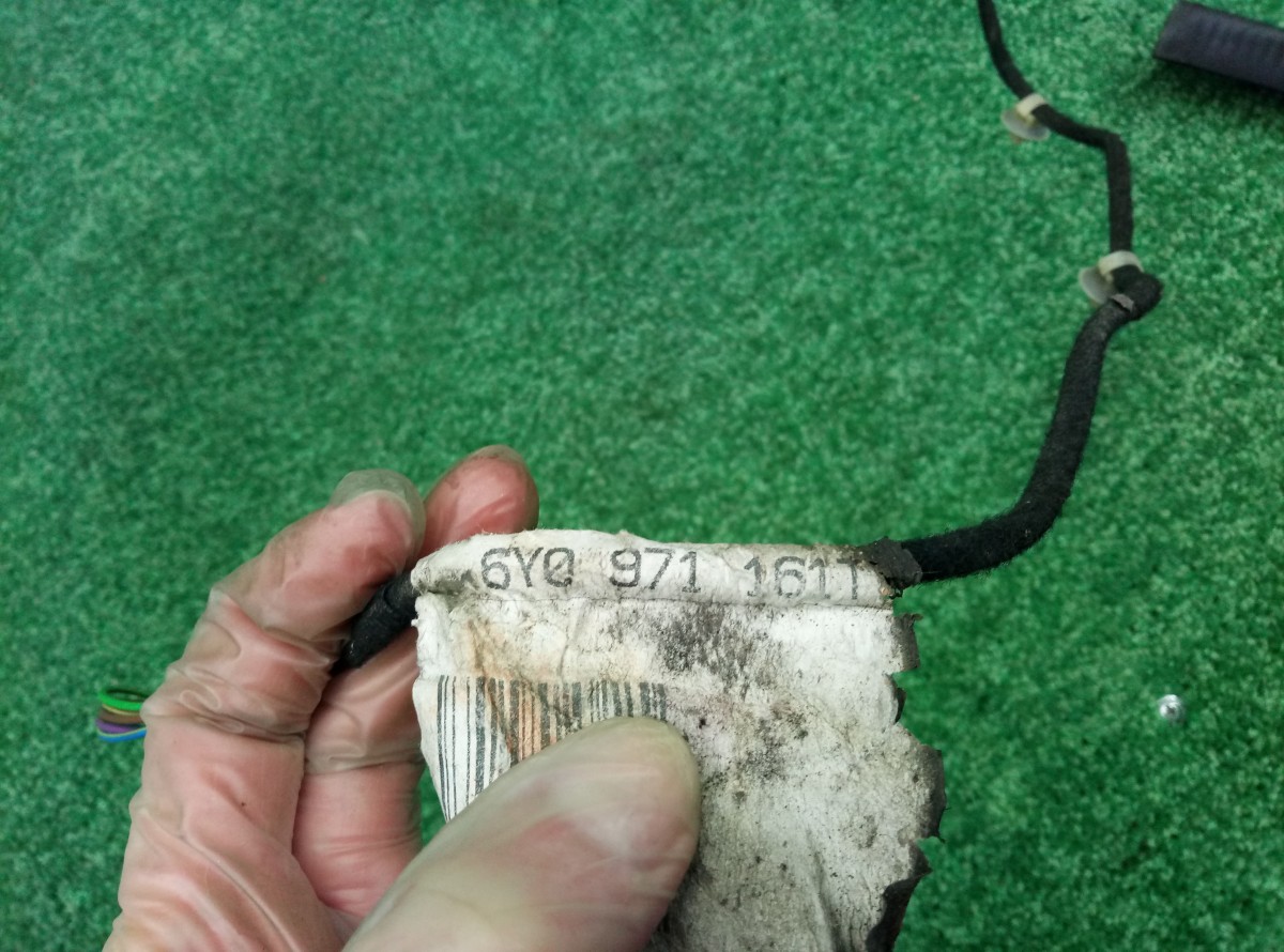 Проводка двери задней левой Skoda Fabia 1J0973713 на Skoda Fabia 