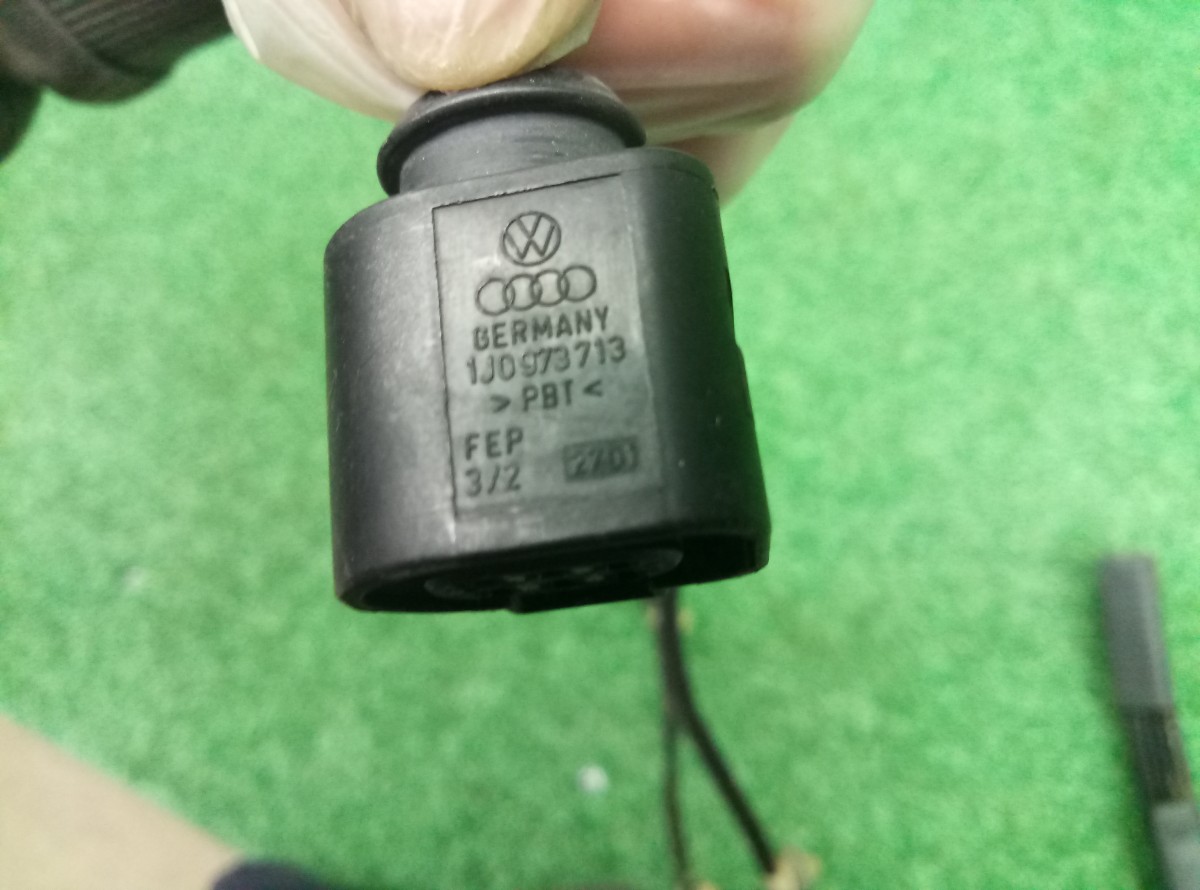 Проводка двери задней левой Skoda Fabia 1J0973713 на Skoda Fabia 