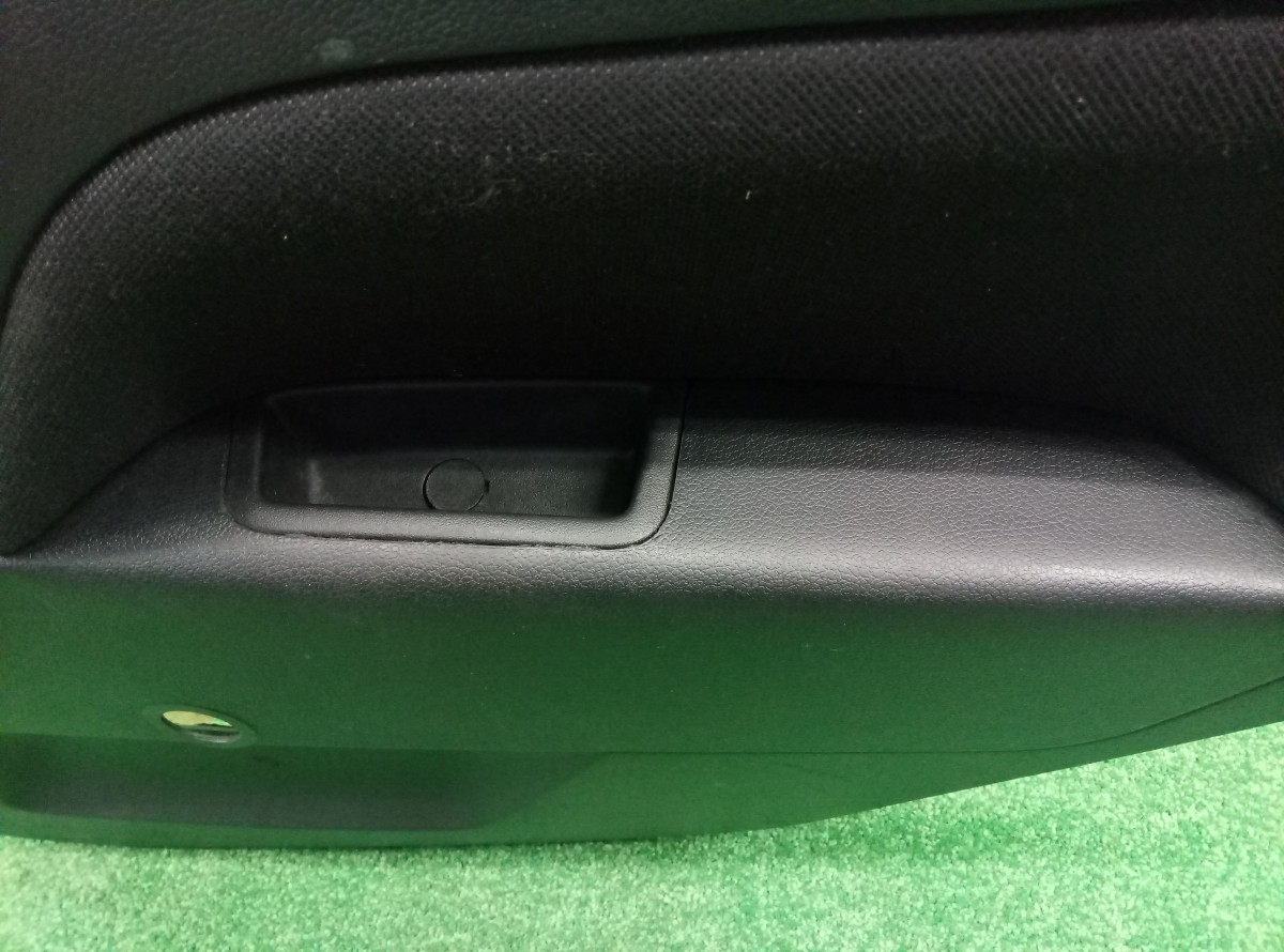 Обшивка двери задняя правая Ford Fiesta 2006 2S61A27406  на Ford Fiesta 4