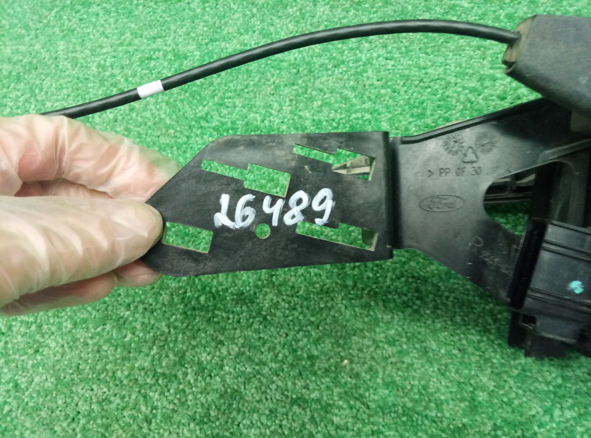 Замок двери задней правой Ford Fiesta 2S61A264A26BR на Ford Fiesta V