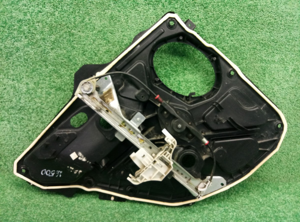 Стеклоподъемник механический Ford Fiesta 2S61A045H22A задний правый на Ford Fiesta V