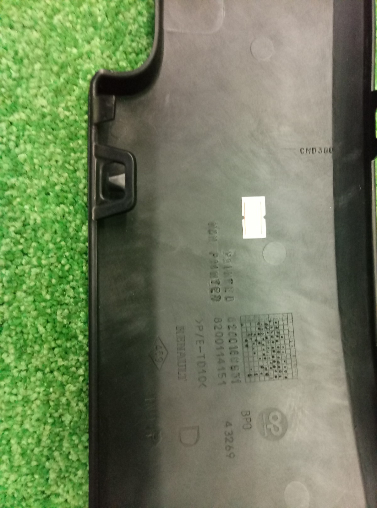 Накладка переднего бампера правая Renault Megane 2 2002-2006 НОВАЯ!!! 8200114151 на Renault Megane 2