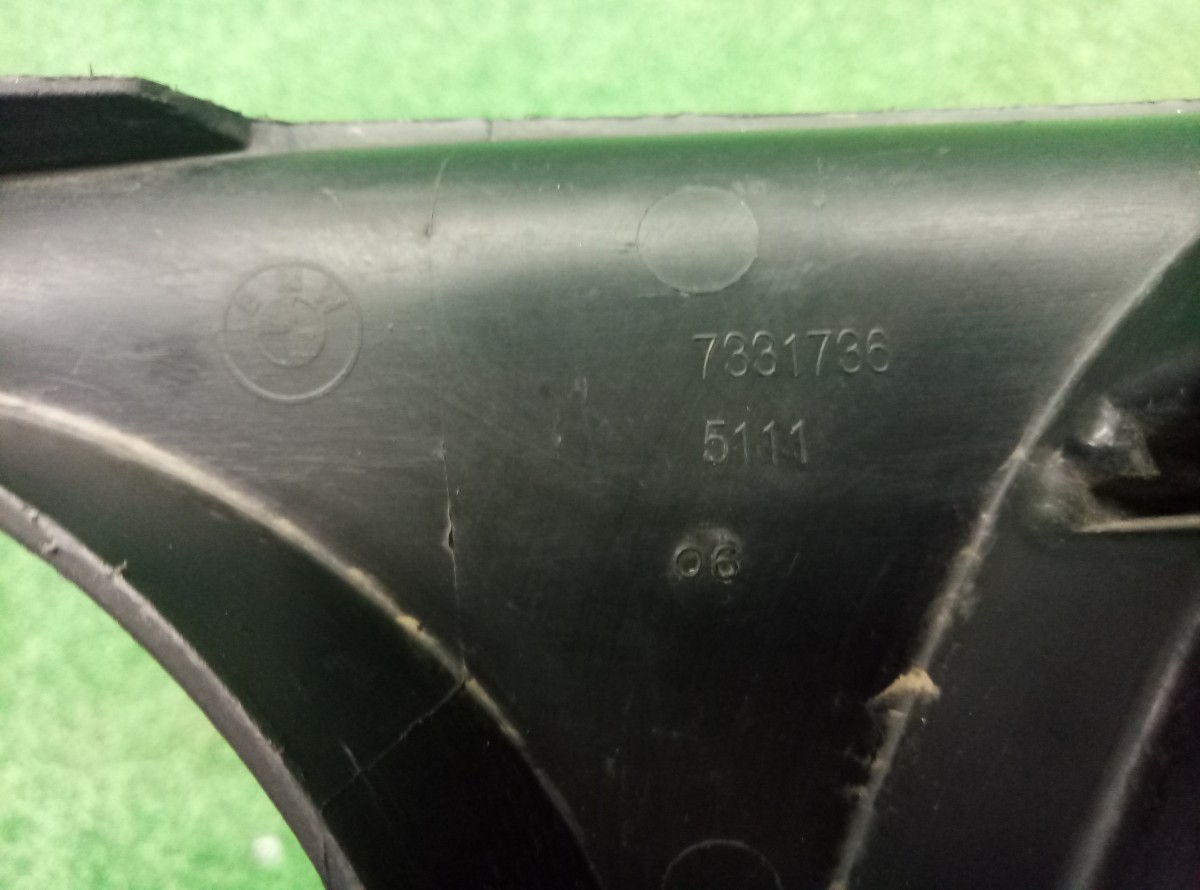 Решетка в бампер правая BMW 5-Series(F10,F11,F07) 2009-2013 51117331736 на BMW 5-Series(F10,F11,F07)