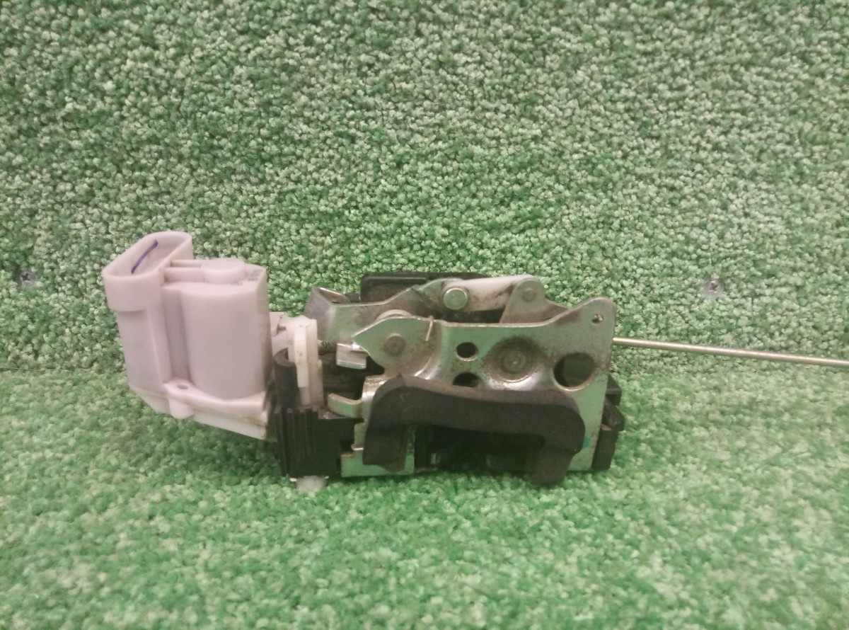 Замок двери задней правой Fiat Albea 2002-2012 46847051 на Fiat Albea 