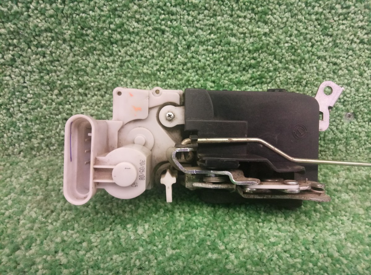 Замок двери задней правой Fiat Albea 2002-2012 46847051 на Fiat Albea 