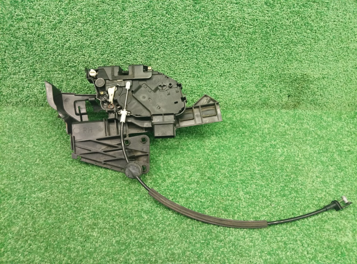 Замок двери передней правой Ford Focus 2 2005-2008   240015103 на Ford Focus 2