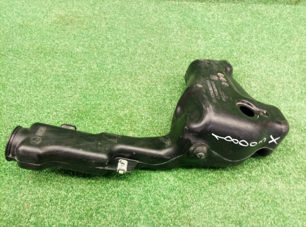 Бачок омывателя Mercedes-Benz E-Class W212,S212,C207 2009-2016   A2048601560 на Mercedes-Benz E-Class W212,S212,C207