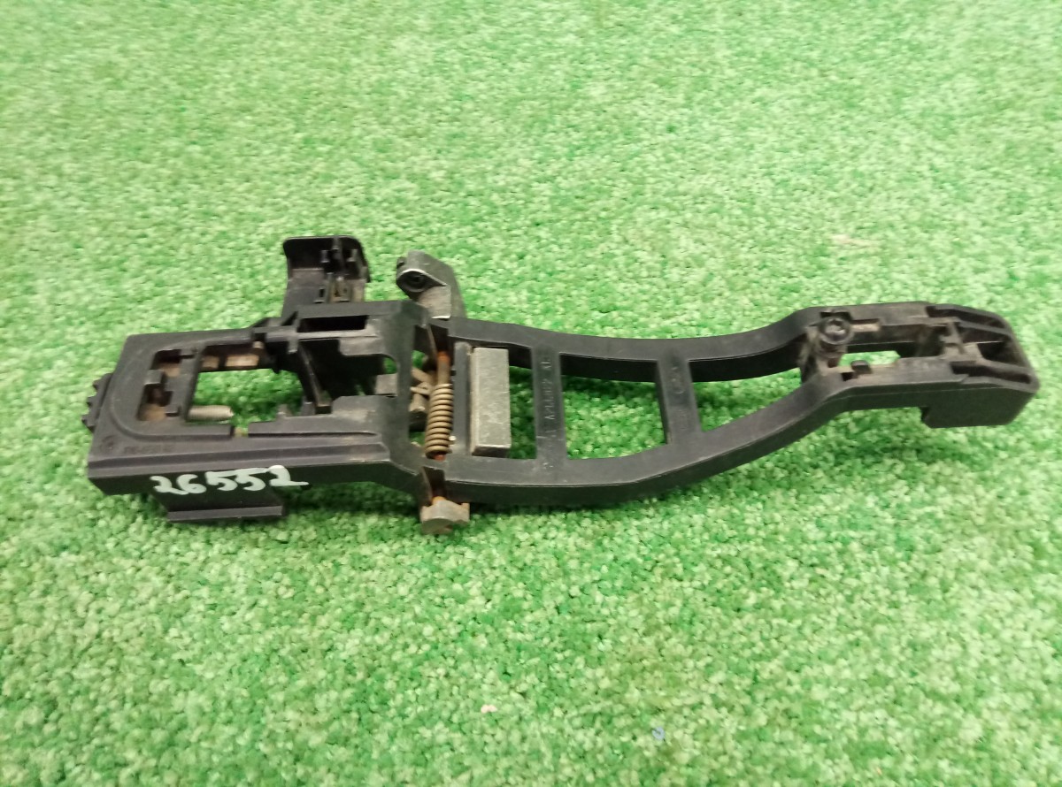 Кронштейн ручки 4M51A266B22AC Ford Focus II 2005-2008  на Ford Focus 2