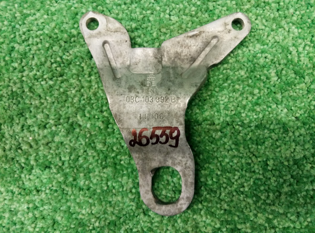 Кронштейн двигателя Volkswagen Jetta 03C103392B на Volkswagen Jetta V