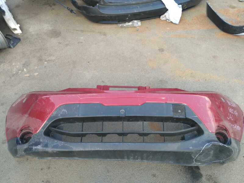 Бампер передний Nissan Qashqai J10 2006-2010 на Nissan Qashqai J10