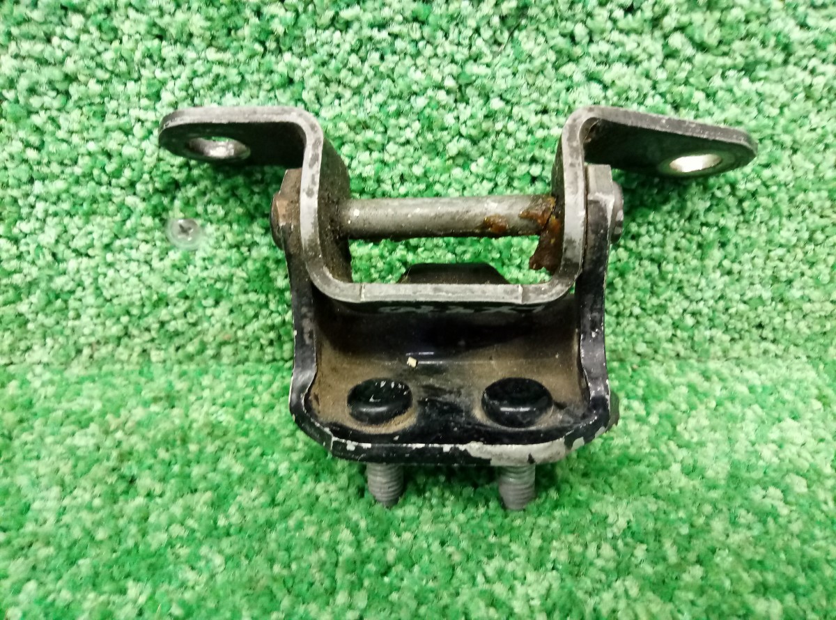 Петля двери задняя правая верхняя Nissan Qashqai J10 2007-2012 на Nissan Qashqai J10
