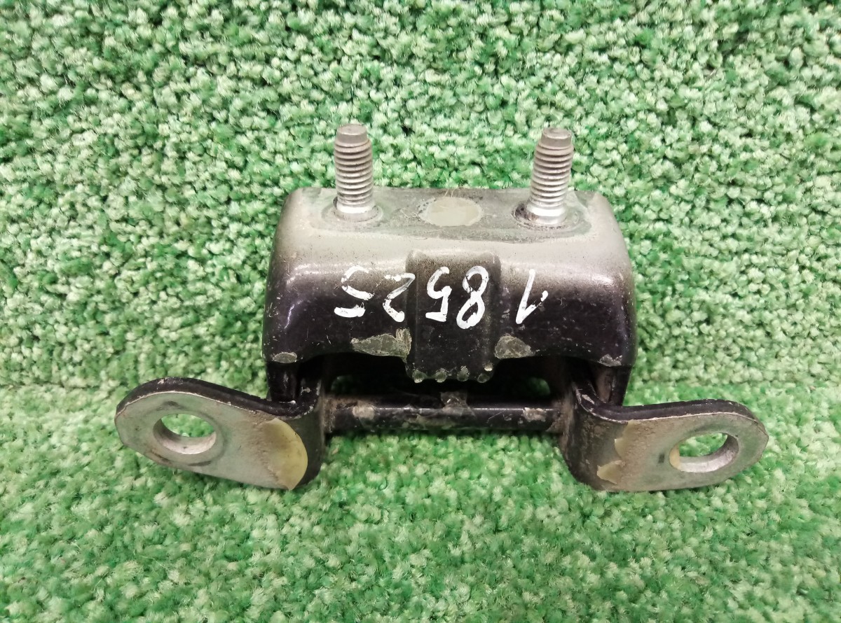 Петля двери задней левой верхней Nissan Qashqai J10 2006-2010 на Nissan Qashqai J10