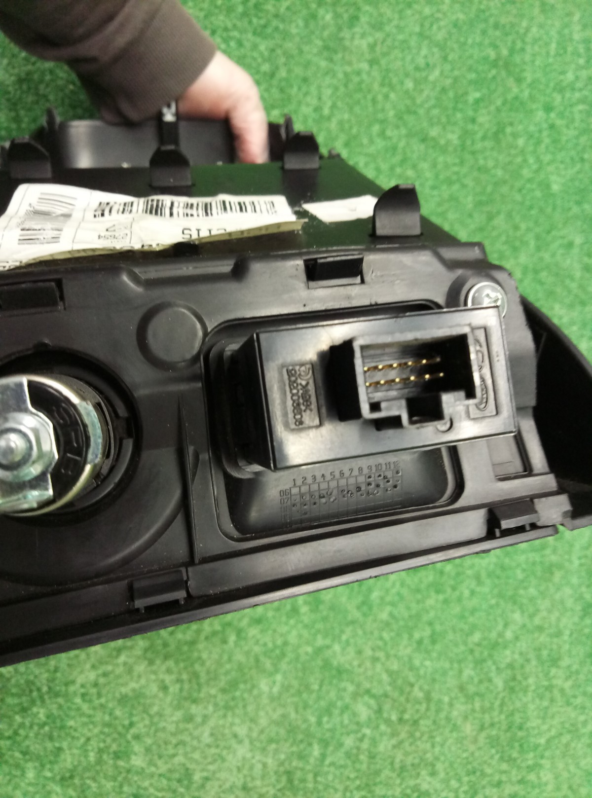 Консоль кулисы МКПП с AUX  USB и прикуривателем Kia Ceed 2007- 2012  846511H000 на Kia Ceed (ED)