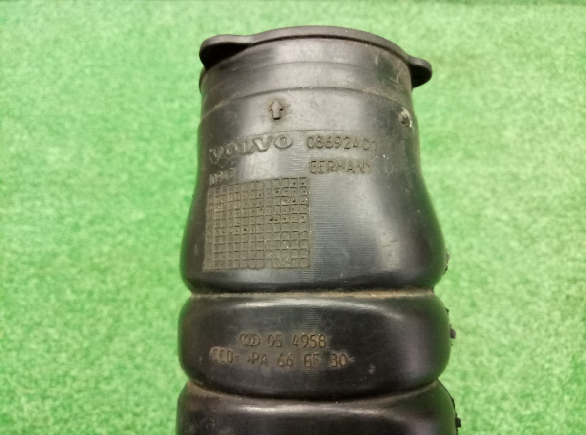 Патрубок воздушного фильтра Volvo V70 08692401 на Ford Mondeo 4