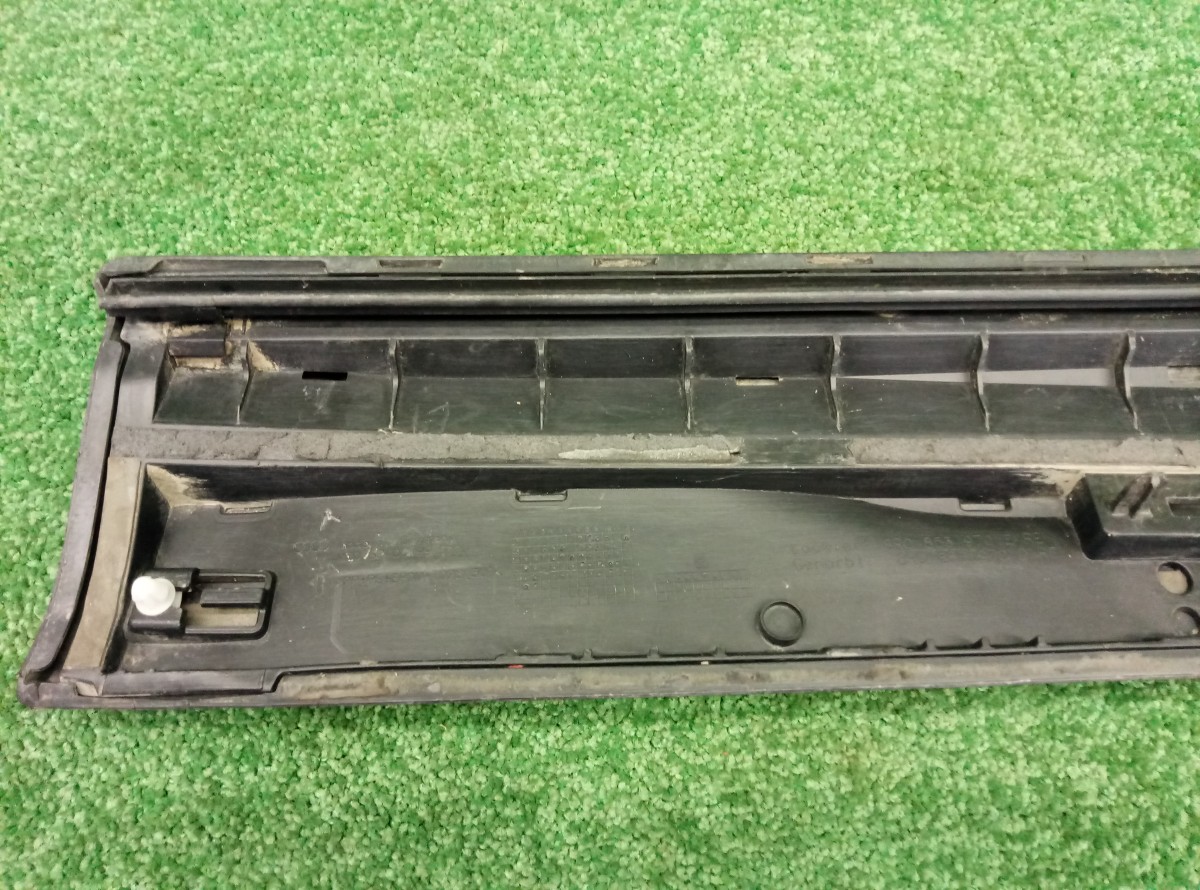 Накладка двери задней Audi Q5 8R 2008-2012 8R0853970E на Audi Q5 8R