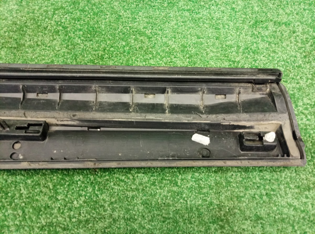 Накладка двери задней Audi Q5 8R 2008-2012 8R0853970E на Audi Q5 8R
