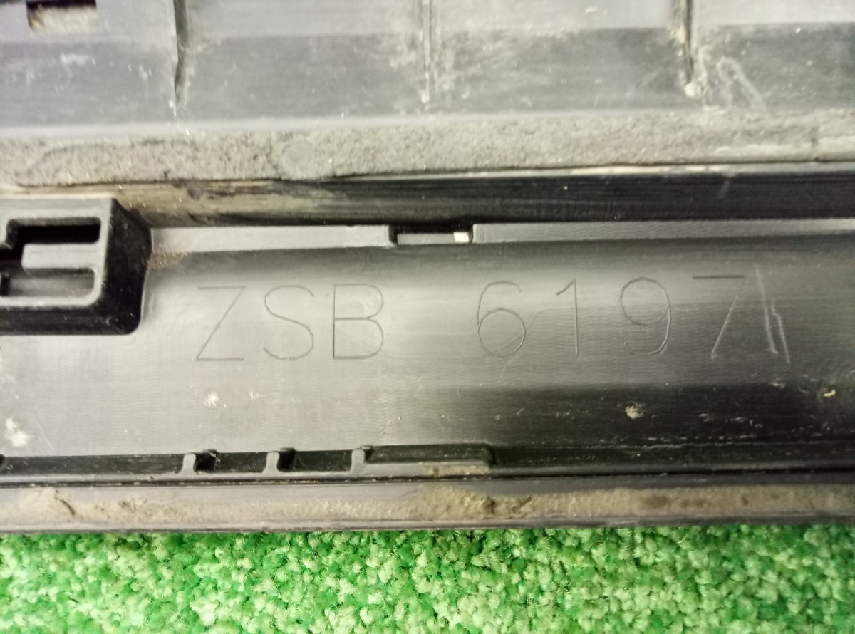 Накладка двери задней Audi Q5 8R 2008-2012 8R0853970E на Audi Q5 8R