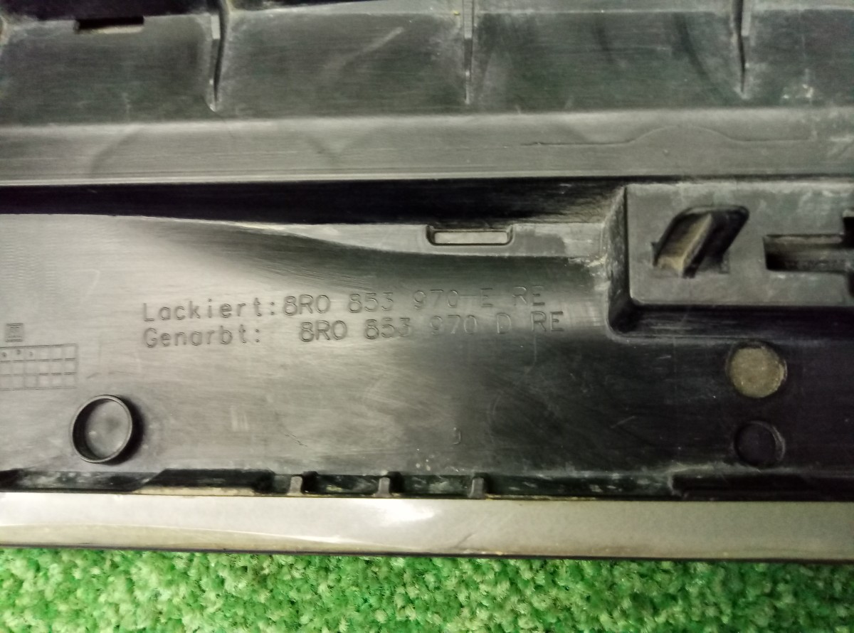 Накладка двери передней правой Audi Q5 8R 2008-2012 8R0853970E на Audi Q5 8R