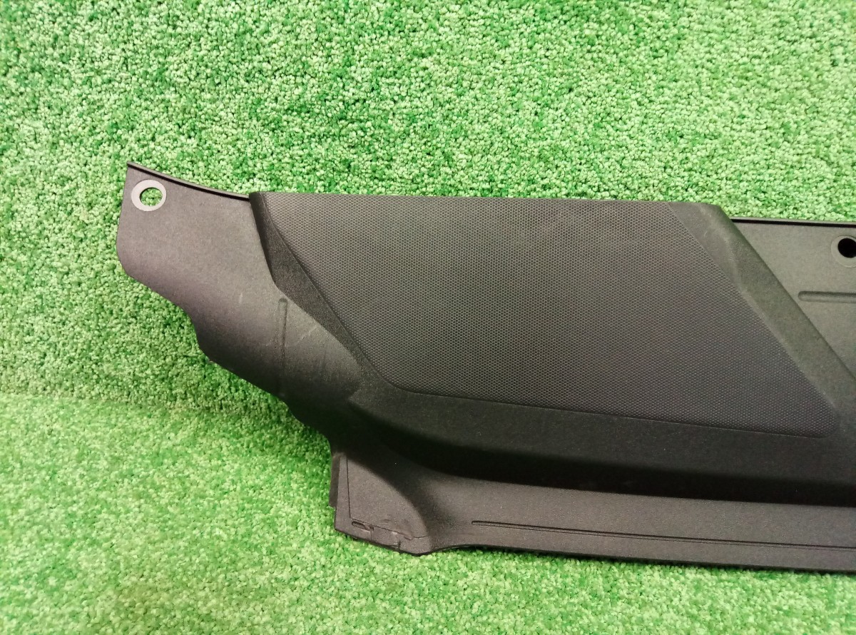 Кожух замка капота Audi A5 (8T) 2007-2011 8T0807081B на Audi A5 (8T)