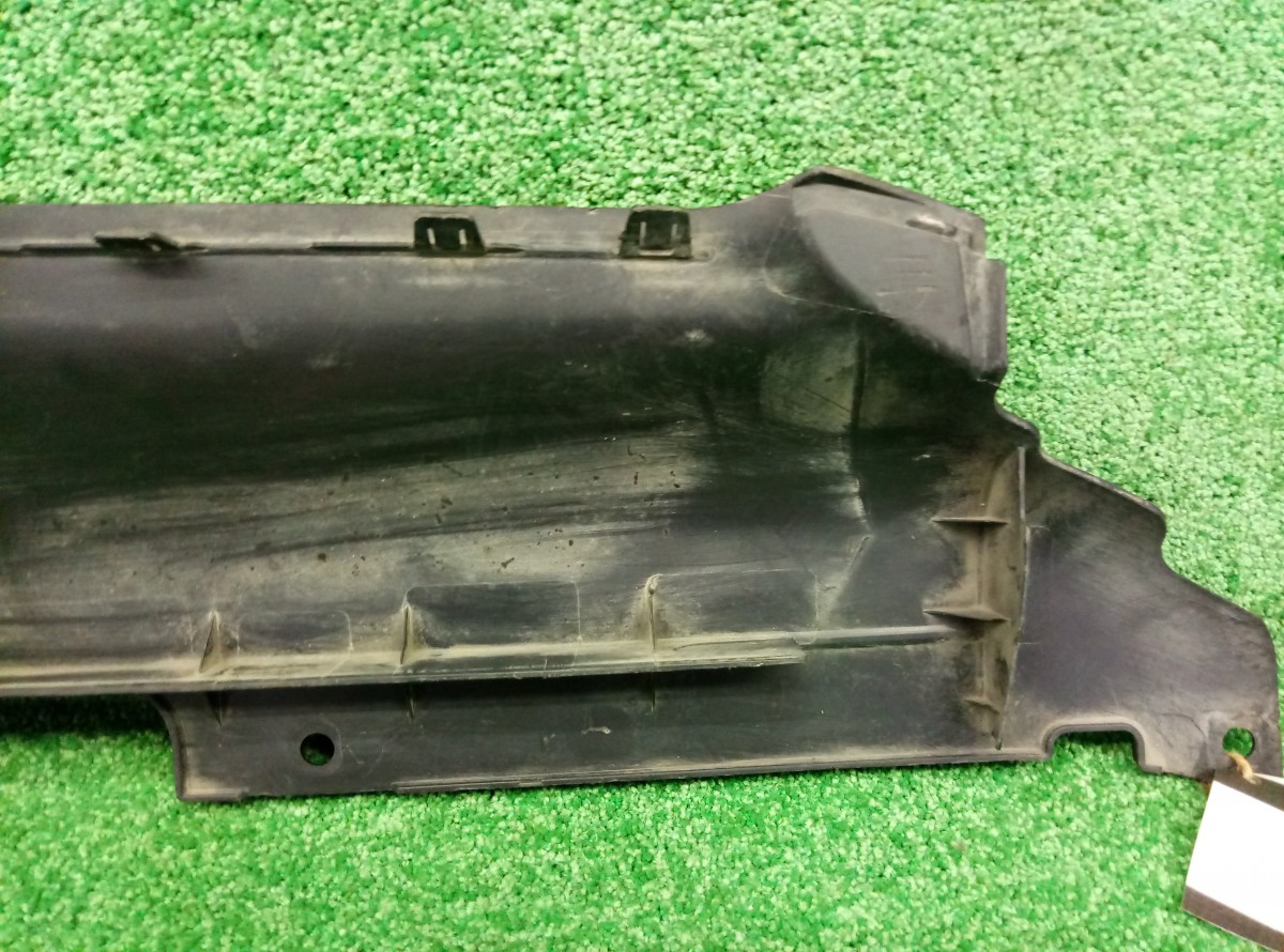 Кожух замка капота Audi A5 (8T) 2007-2011 8T0807081B на Audi A5 (8T)