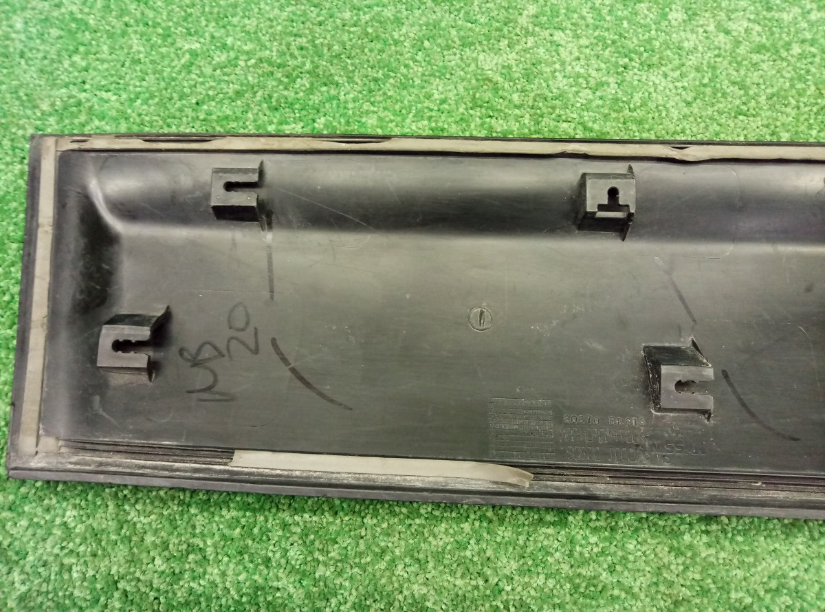 Накладка двери передней правой Nissan Qashqai J10 2007-2012 80870BR01A на Nissan Qashqai J10