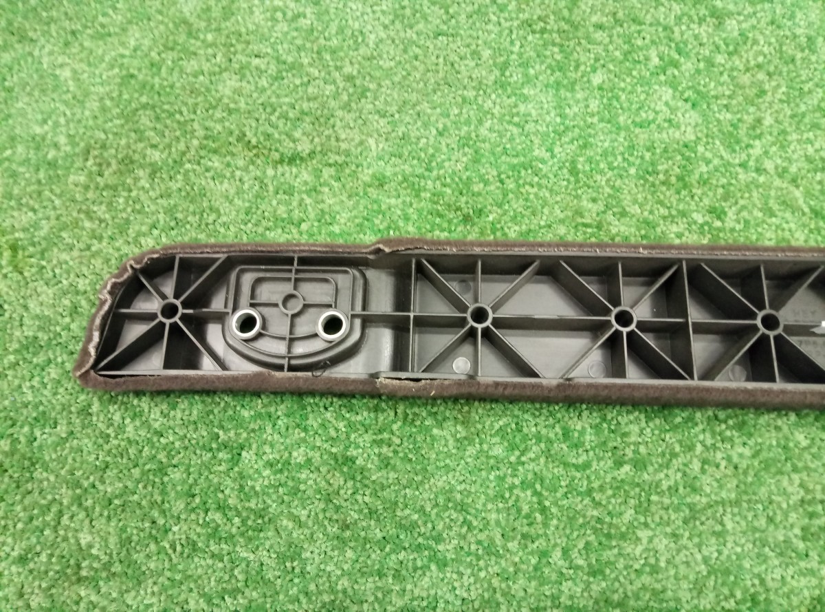 Обшивка багажника левая Porsche Cayenne 958 2010-2014 7P6863527 на Porsche Cayenne 958