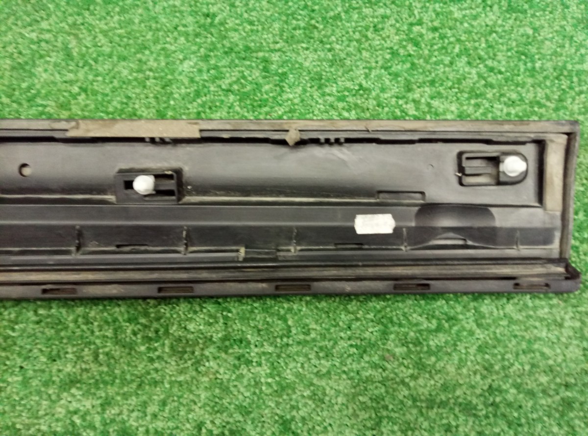 Накладка двери передней левой Audi Q5 8R 2008-2012 8R0853959E на Audi Q5 8R