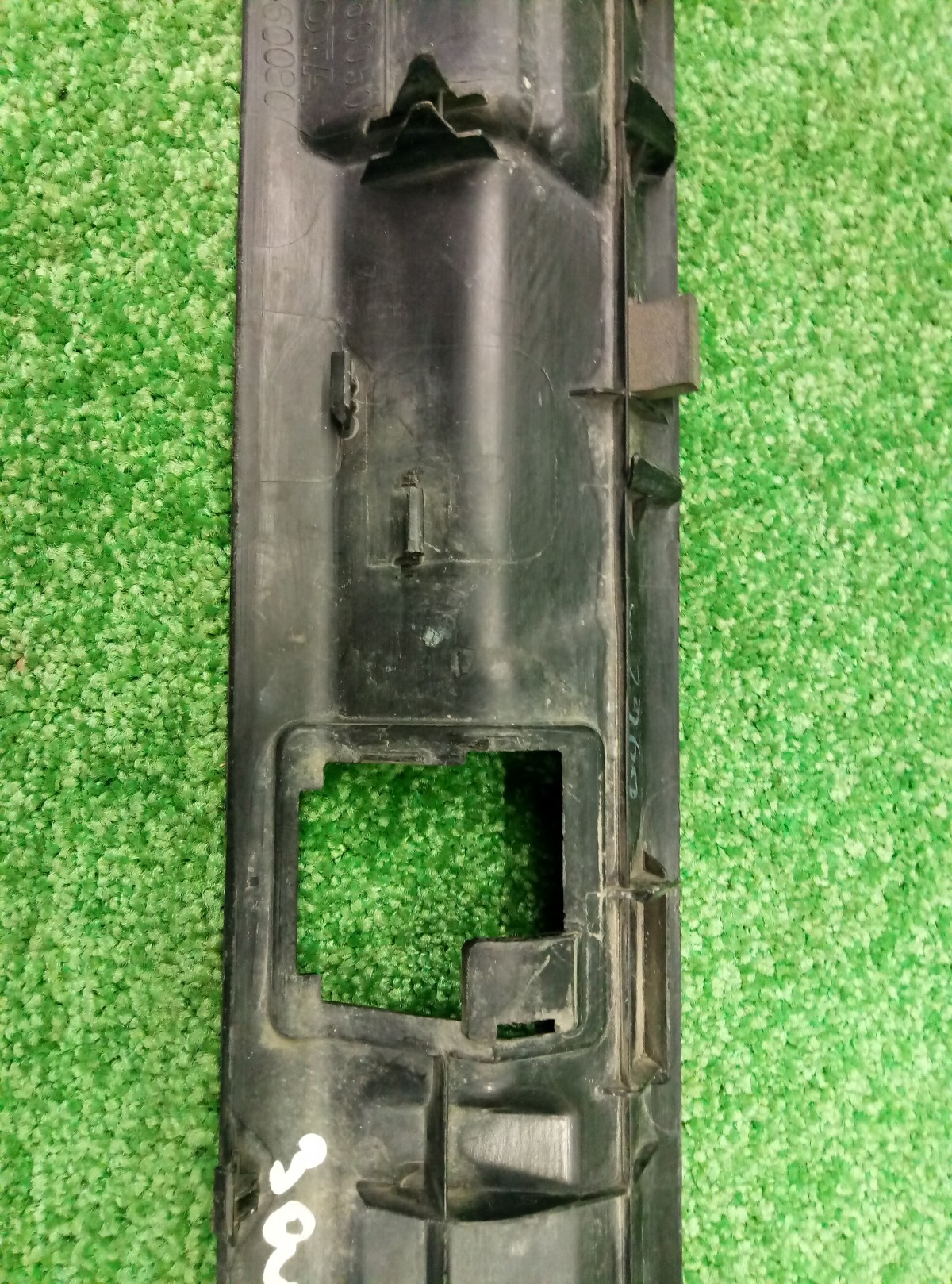Накладка замка багажника Toyota Land Cruiser Prado 150 2009-2013 5217960050 на Toyota Land Cruiser Prado 150