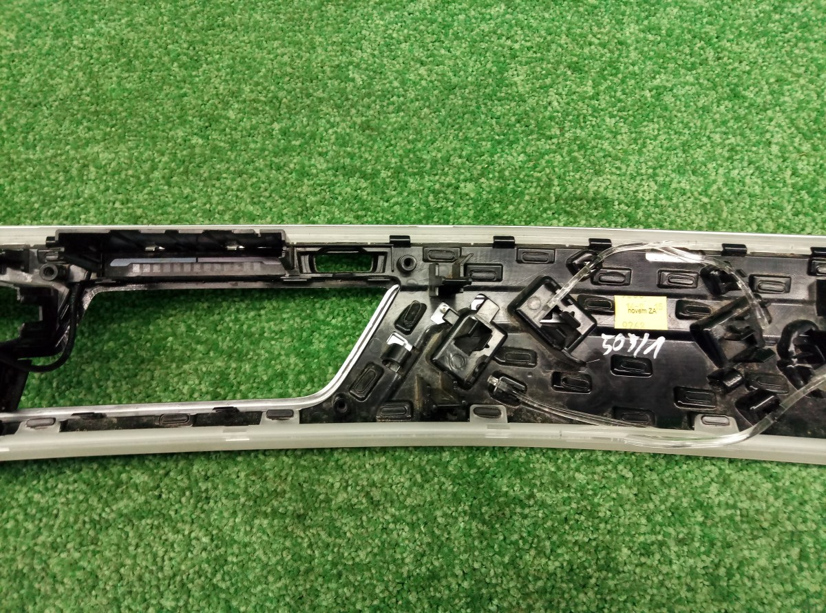 Накладка декоративная BMW 7-Series F01,F02,F04 2008-2012 на BMW 7-Series F01,F02,F04